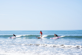 「HONEY SURF CLUB」が叶えるおしゃれな海辺のアクティブライフ