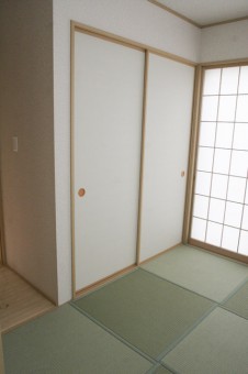 正方形な畳がカワイイ5帖和室