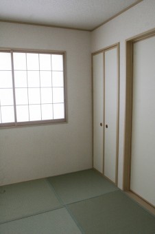 おしゃれな正方形の畳の5.2帖和室